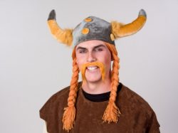 Pluszowy helm Wikinga 50cm