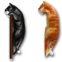 Cat hanging left black K423