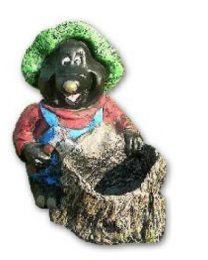 Mole on tree stump K670