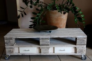 Sideboard im Shabby-Style aus Europaletten wei